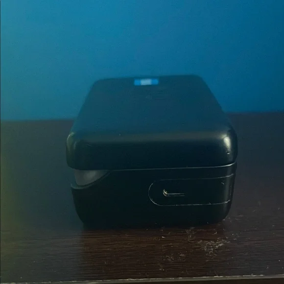 JBL Endurance PEAK Bluetooth American Express AMEX Earphones Black - Picture 3 of 4